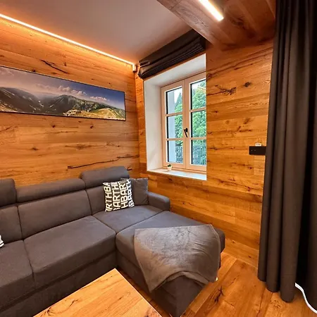 Maj-8 By Interhome *